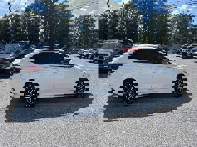 Used 2020 Hyundai Elantra Sport w/ Cargo Package (C1) image 5