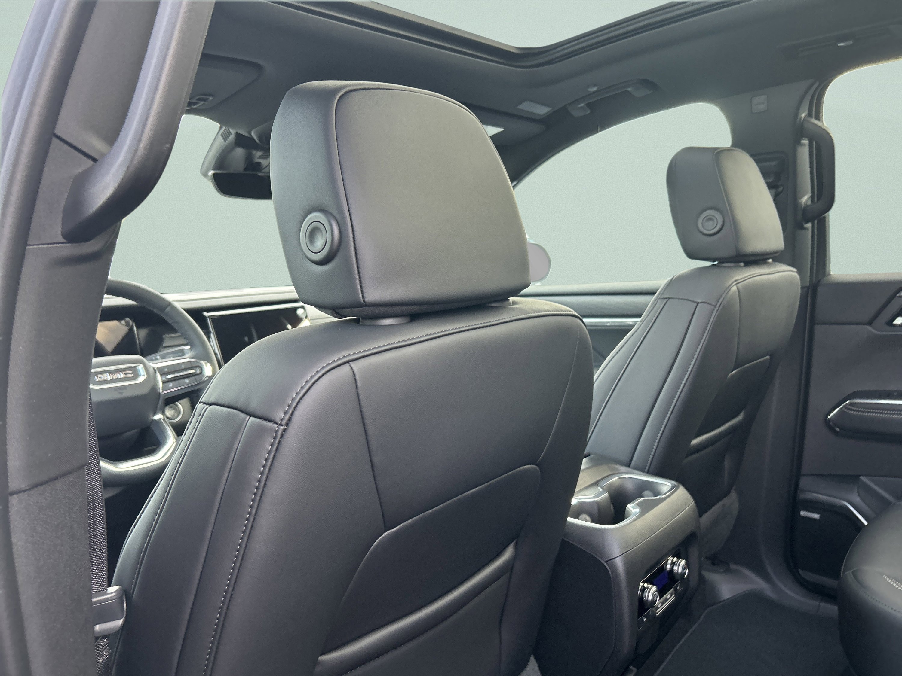 New 2026 GMC Acadia Elevation w/ Elevation Premium Package AWD/4WD image 16