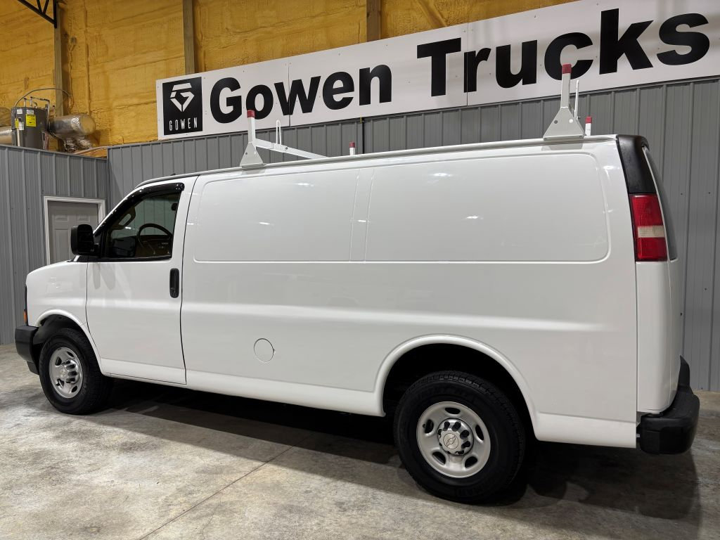 Used 2017 Chevrolet Express 2500 image 5