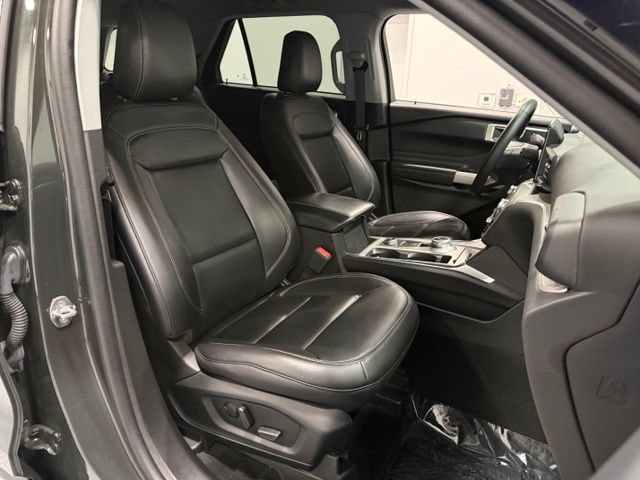 Used 2023 Ford Explorer XLT w/ Equipment Group 202A AWD/4WD image 34