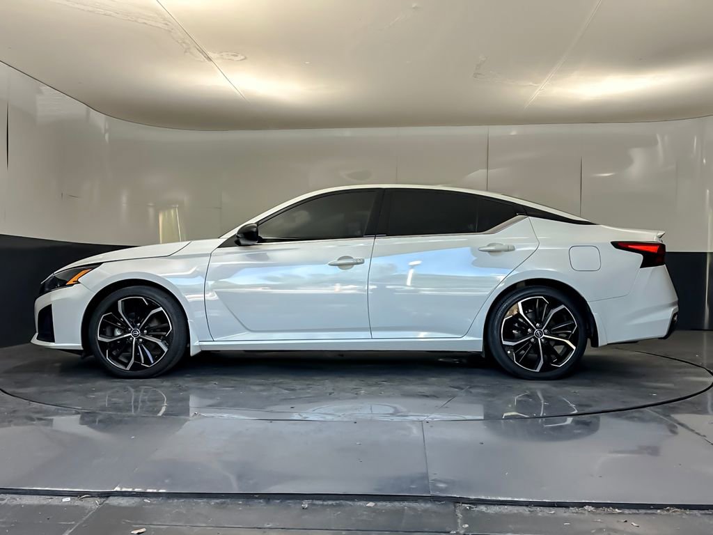 Used 2023 Nissan Altima 2.5 SR image 6