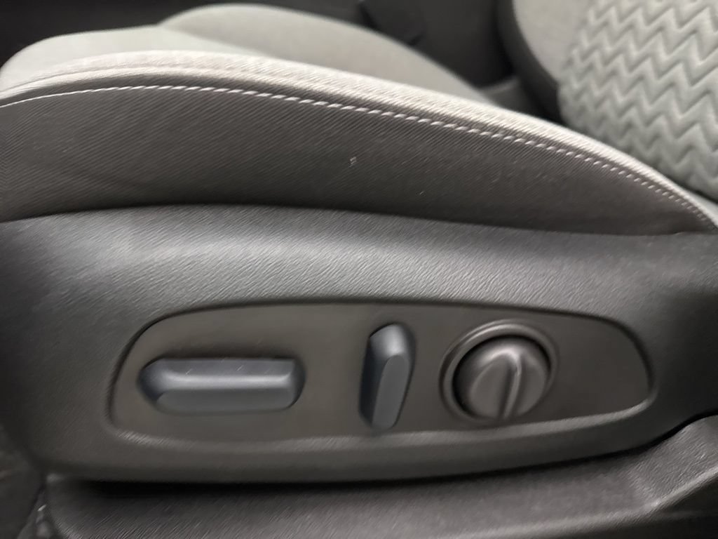 Used 2023 Chevrolet Equinox LS AWD/4WD image 19