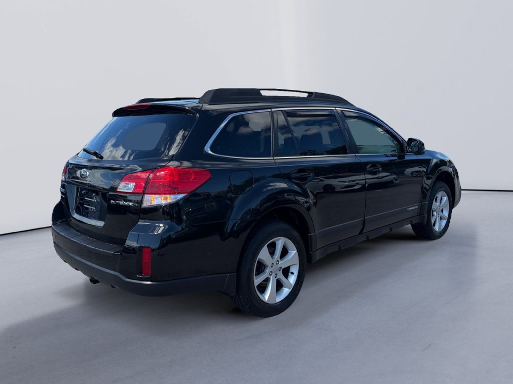 Used 2013 Subaru Outback 2.5i Premium AWD/4WD image 3