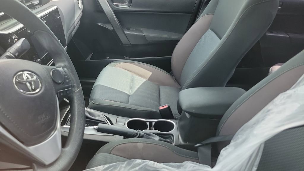 Used 2019 Toyota Corolla LE image 6