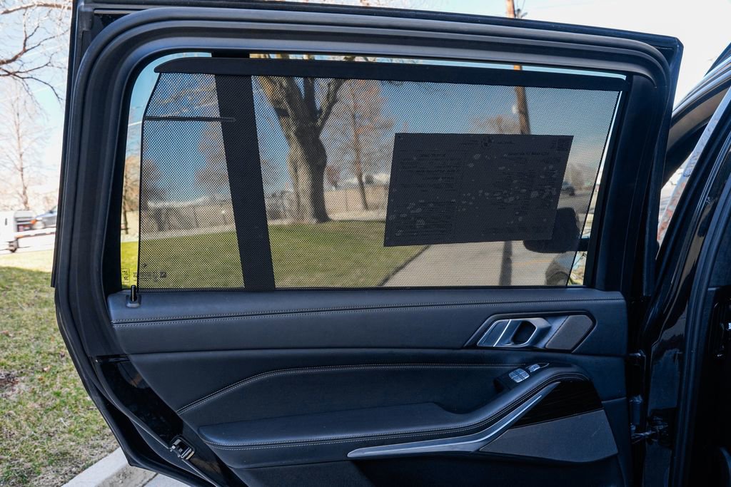 Used 2023 BMW X7 xDrive40i w/ M Sport Package image 18