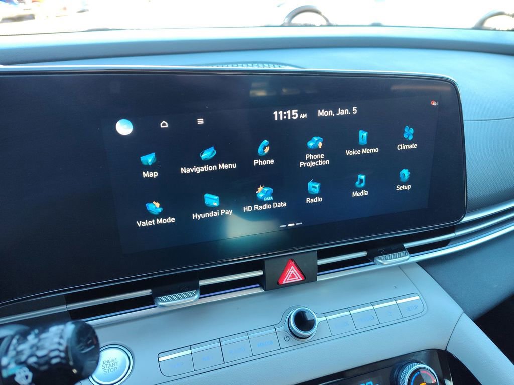 Used 2023 Hyundai Elantra Limited w/ Cargo Package image 22