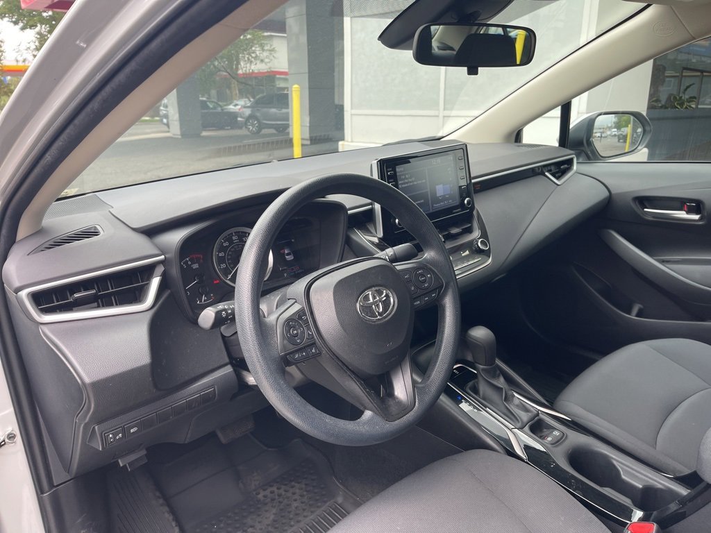 Used 2021 Toyota Corolla LE image 40