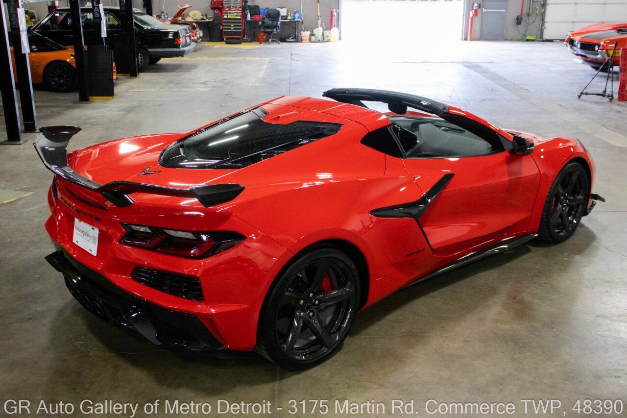 Used 2023 Chevrolet Corvette Z06 w/ Z07 Performance Package RWD image 8
