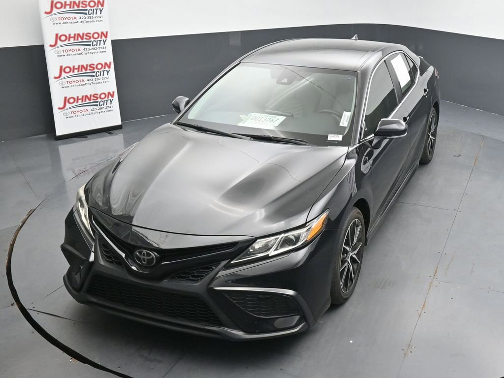 Used 2024 Toyota Camry SE FWD image 12