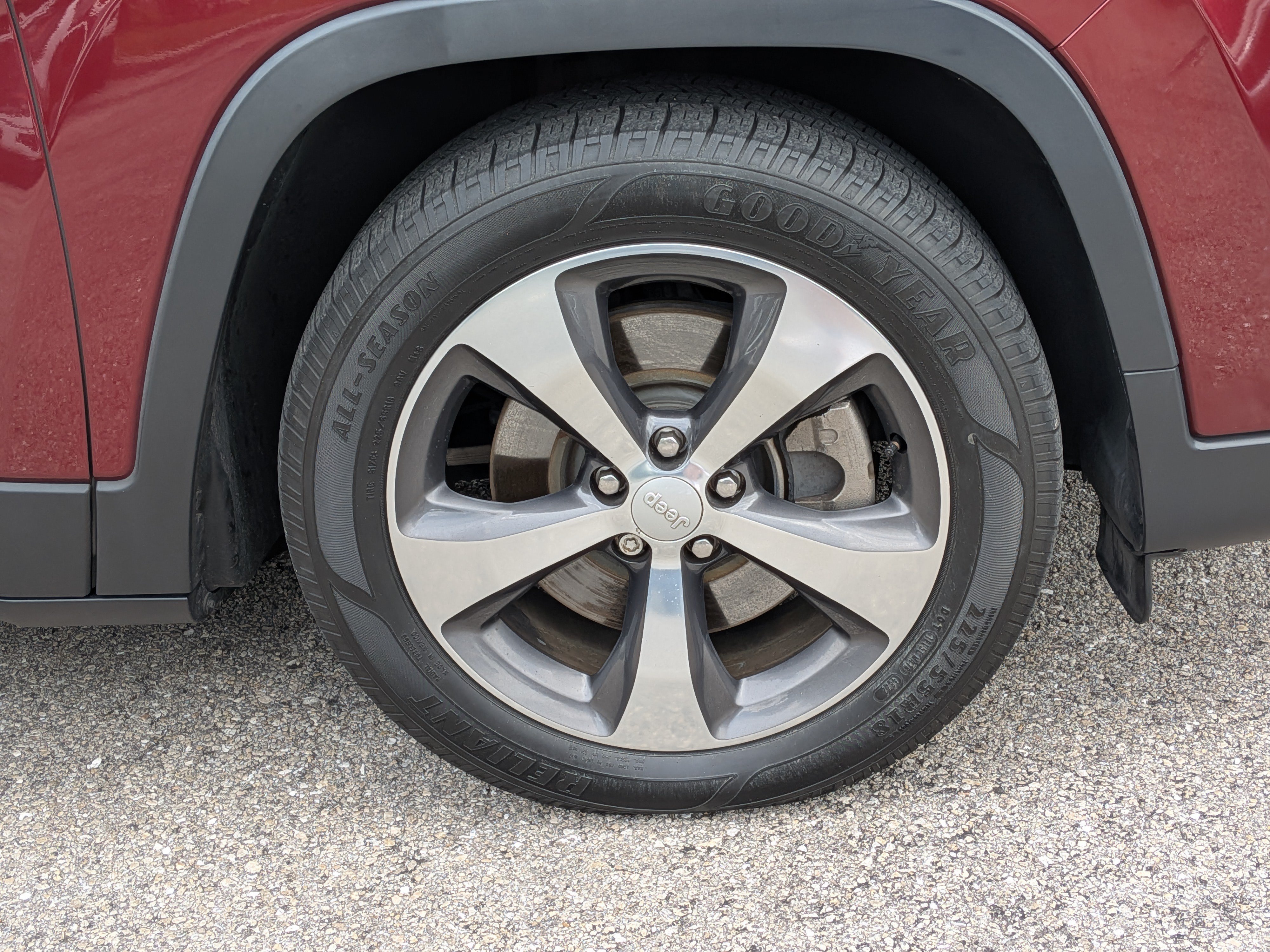 Used 2019 Jeep Cherokee Limited FWD image 11