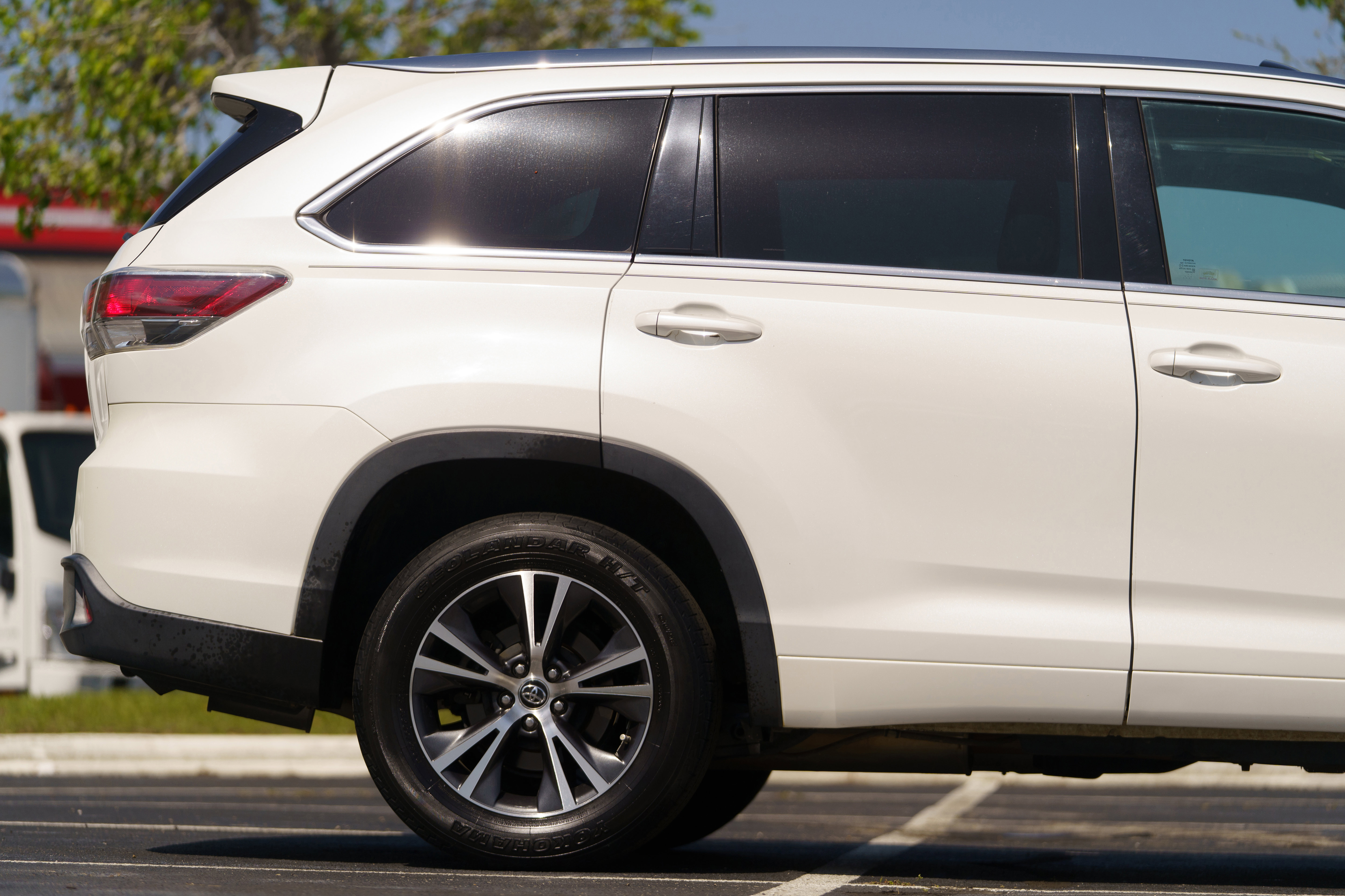 Used 2016 Toyota Highlander XLE image 5