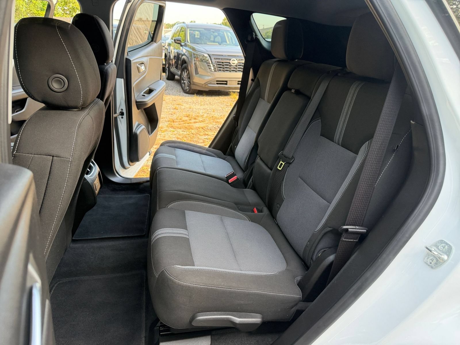 Used 2025 Chevrolet Blazer LT FWD image 39