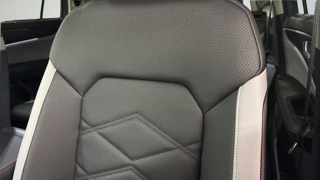 New 2026 Volkswagen Atlas Peak Edition AWD/4WD image 18