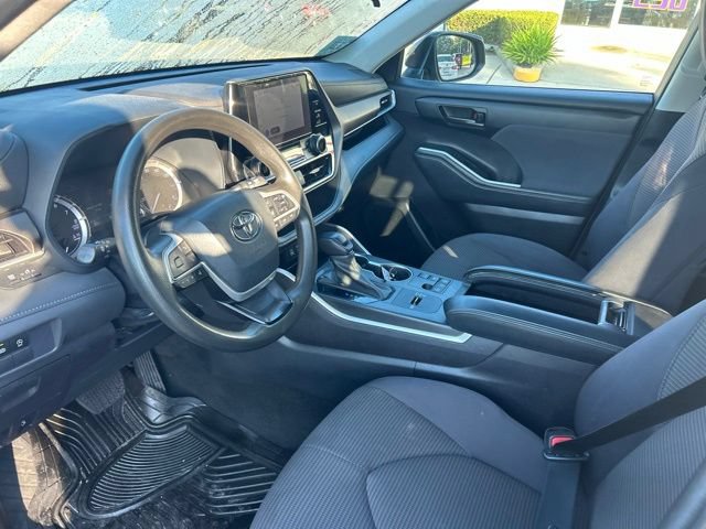 Used 2023 Toyota Highlander L FWD image 24