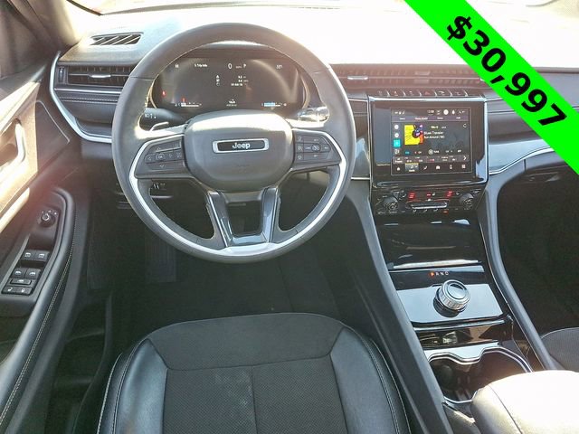 Used 2023 Jeep Grand Cherokee Altitude image 11