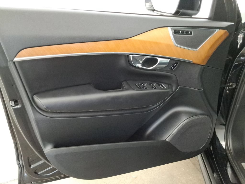Used 2023 Volvo XC90 T8 Plus AWD/4WD image 19