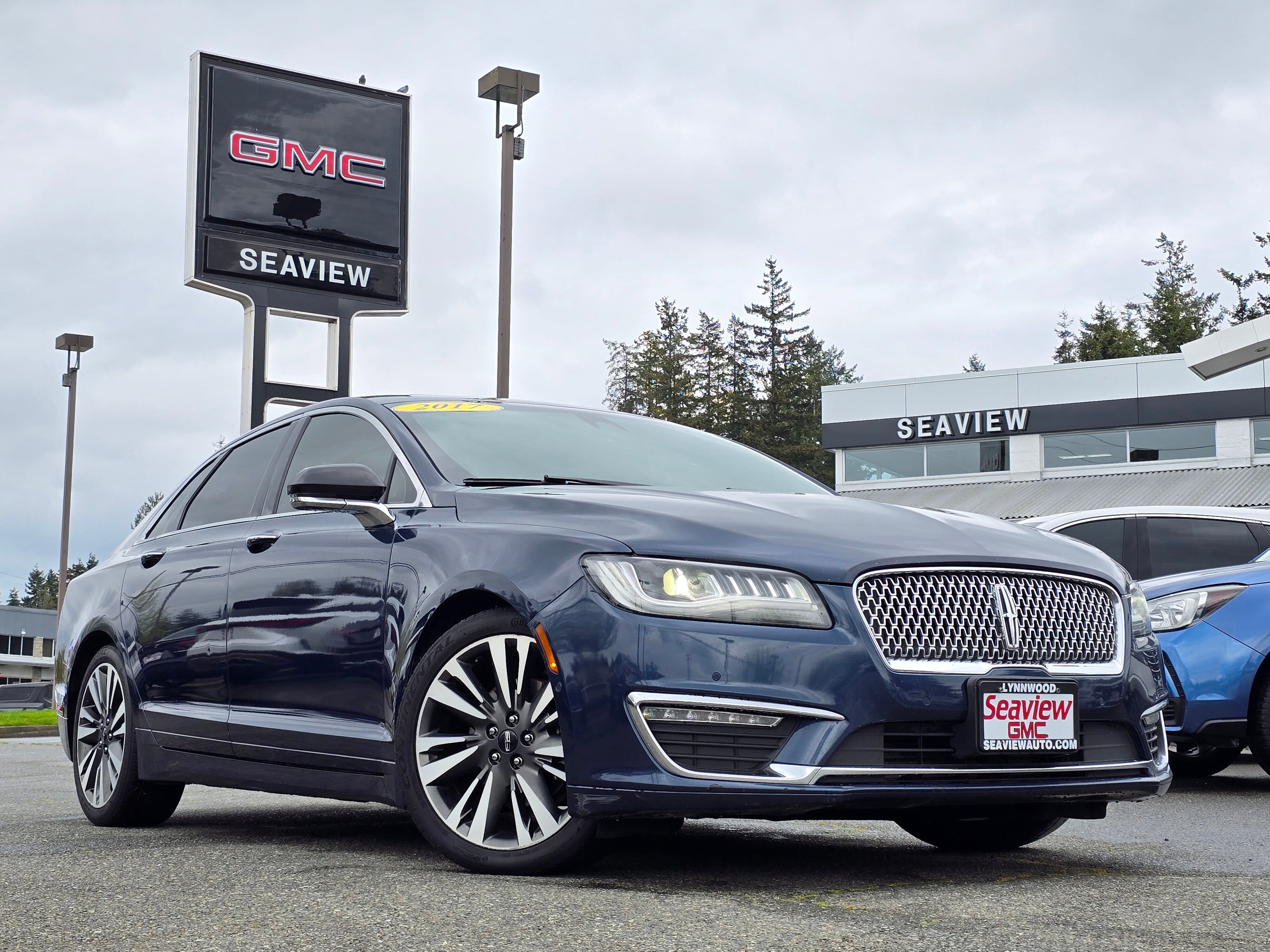 Used 2017 Lincoln MKZ Reserve FWD image 1