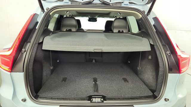 New 2026 Volvo XC40 B5 Plus w/ Climate Package AWD/4WD image 39