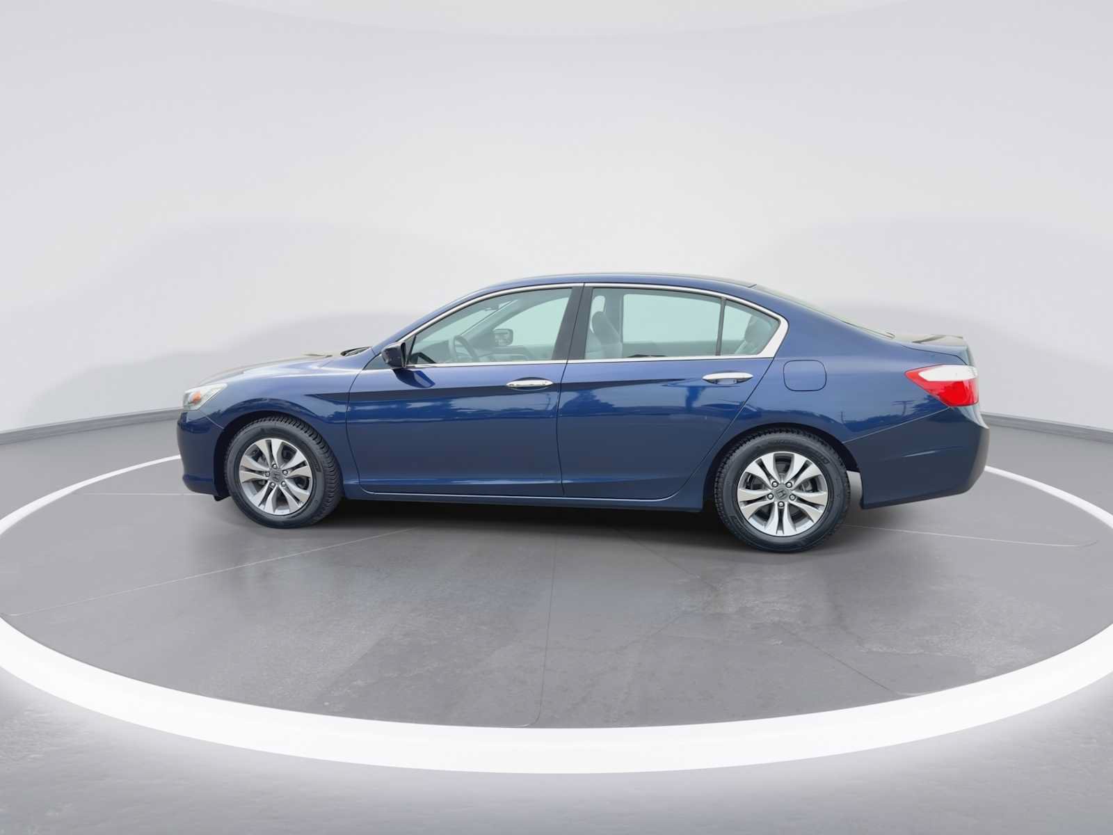 Used 2013 Honda Accord LX image 5