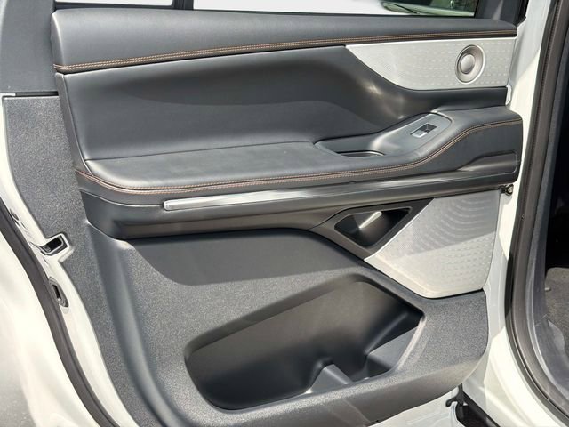 Used 2025 Lincoln Navigator L Black Label image 11