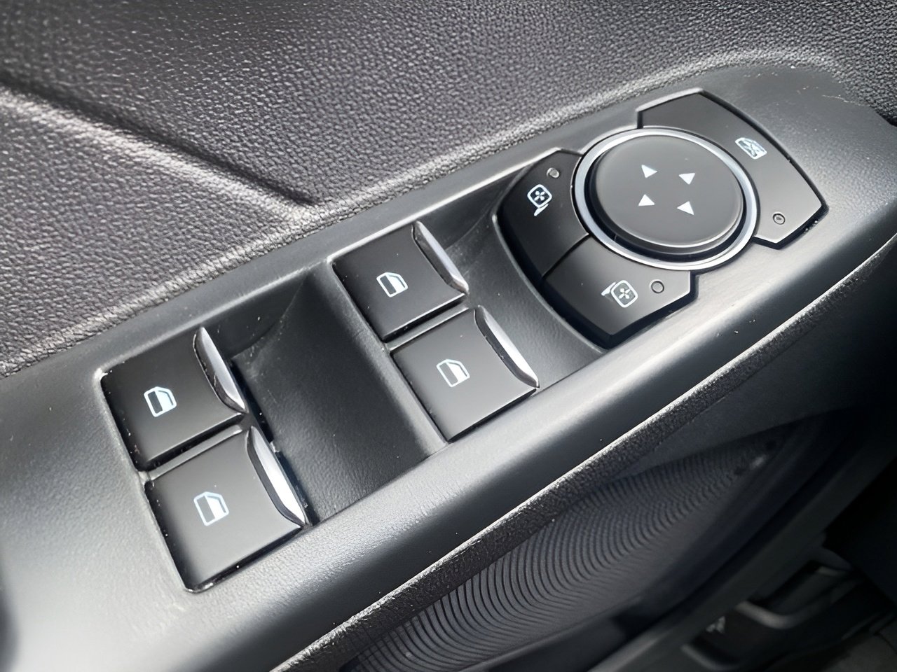 Used 2023 Ford Escape Active image 18