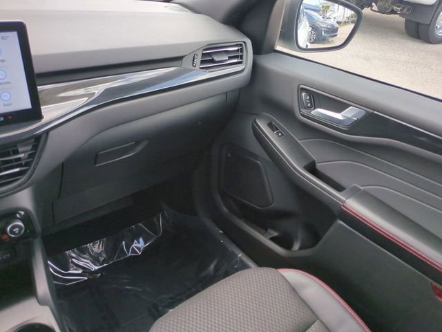 Certified 2023 Ford Escape ST-Line w/ Tech Pack #1 FWD image 17