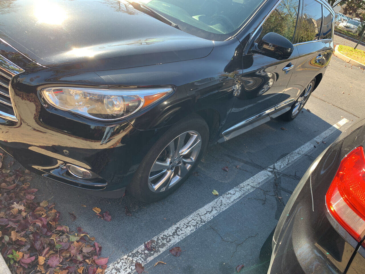 Used 2014 INFINITI QX60 AWD w/ Deluxe Touring Package image 3