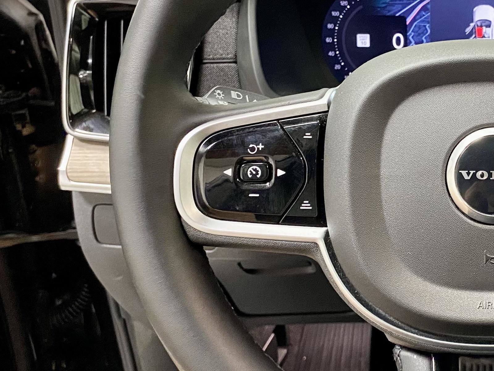 Used 2026 Volvo XC90 B5 Core AWD/4WD image 26