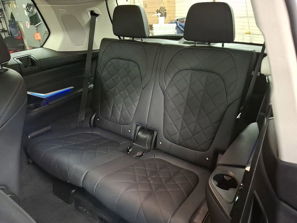 Certified 2023 BMW X7 xDrive40i w/ Premium Package image 8