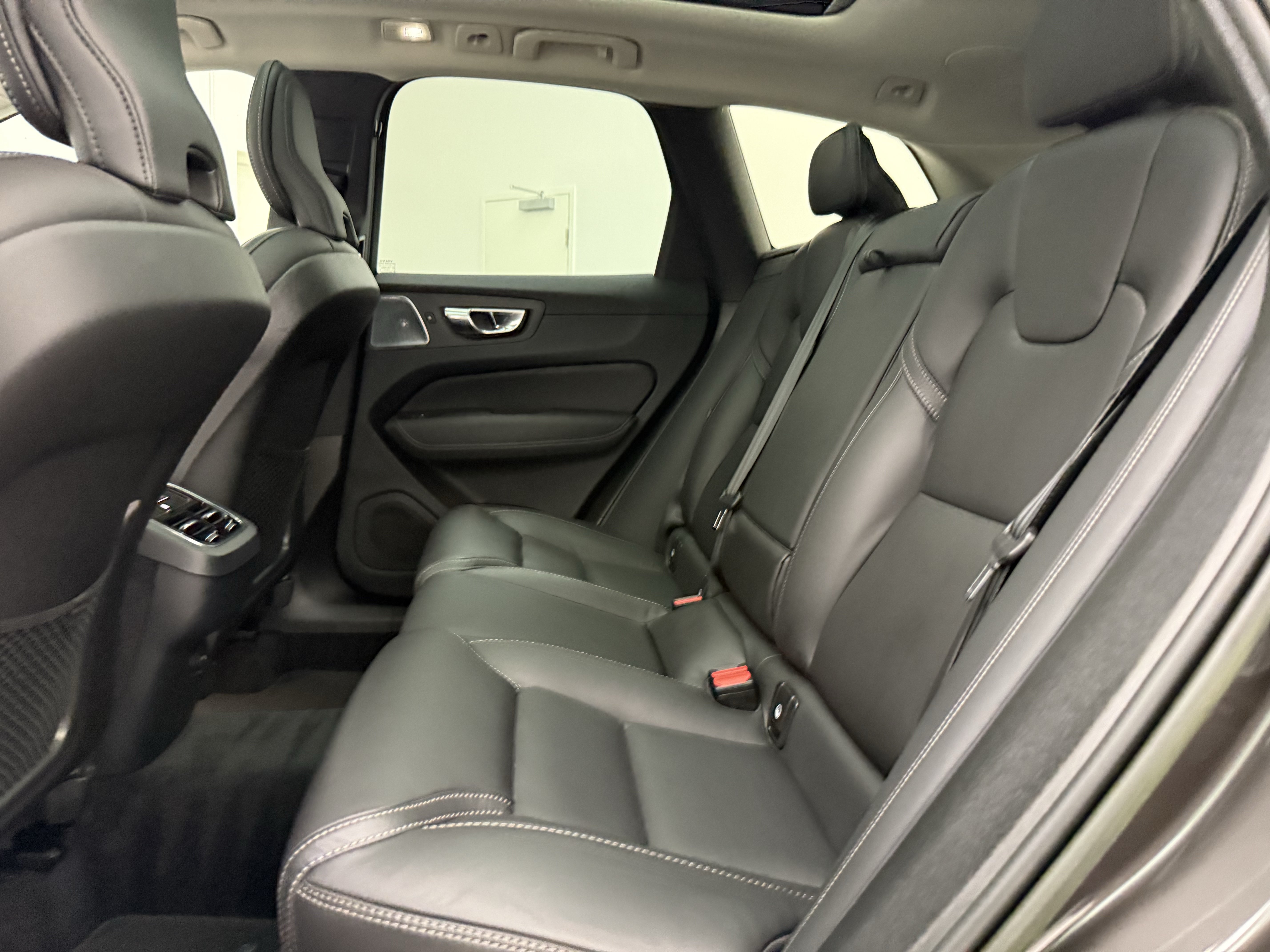 Certified 2023 Volvo XC60 B5 Ultimate AWD/4WD image 23