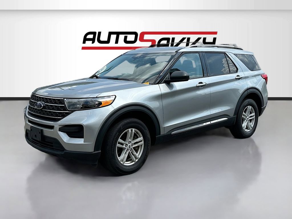 Used 2023 Ford Explorer XLT image 3