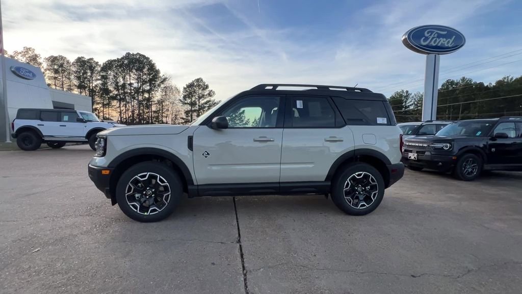New 2025 Ford Bronco Sport Outer Banks image 3