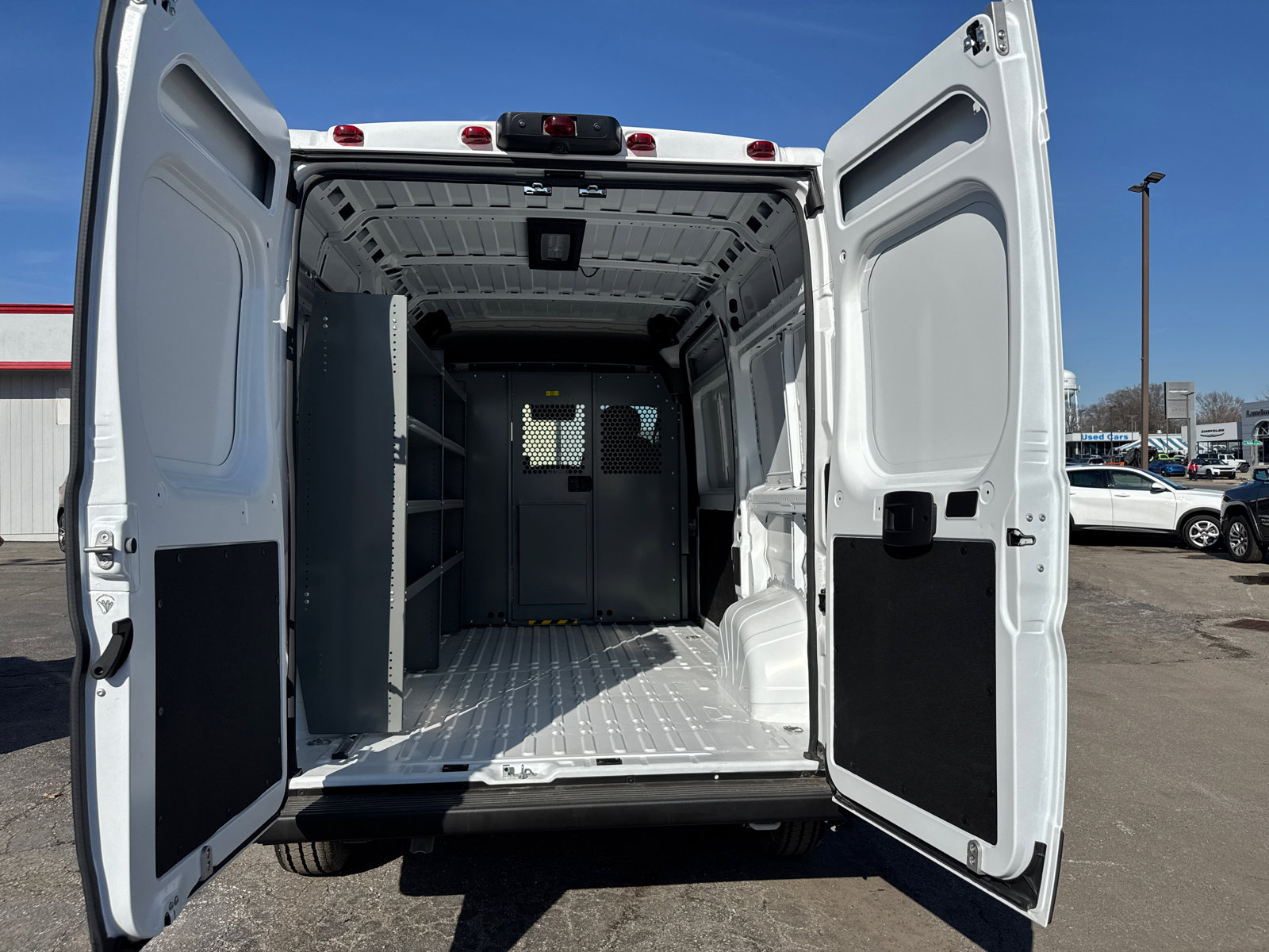Used 2025 RAM ProMaster 2500 w/ Convenience Group image 14