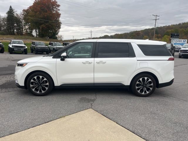 Used 2024 Kia Carnival EX image 9