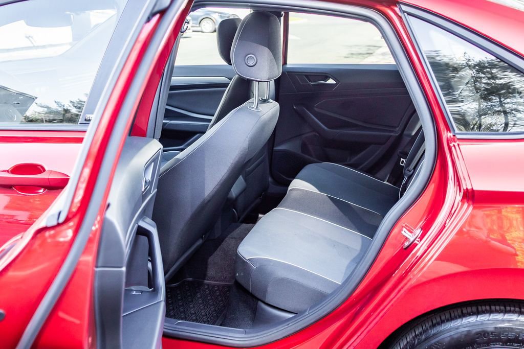 Used 2025 Volkswagen Jetta Sport FWD image 20