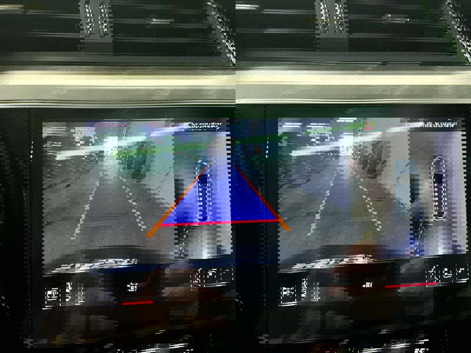 Certified 2024 Audi Q8 e-tron Premium Plus w/ Premium Plus Package AWD/4WD image 22