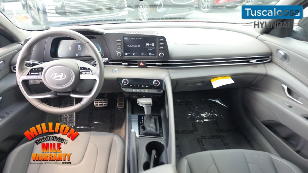 Used 2025 Hyundai Elantra Sport FWD image 25