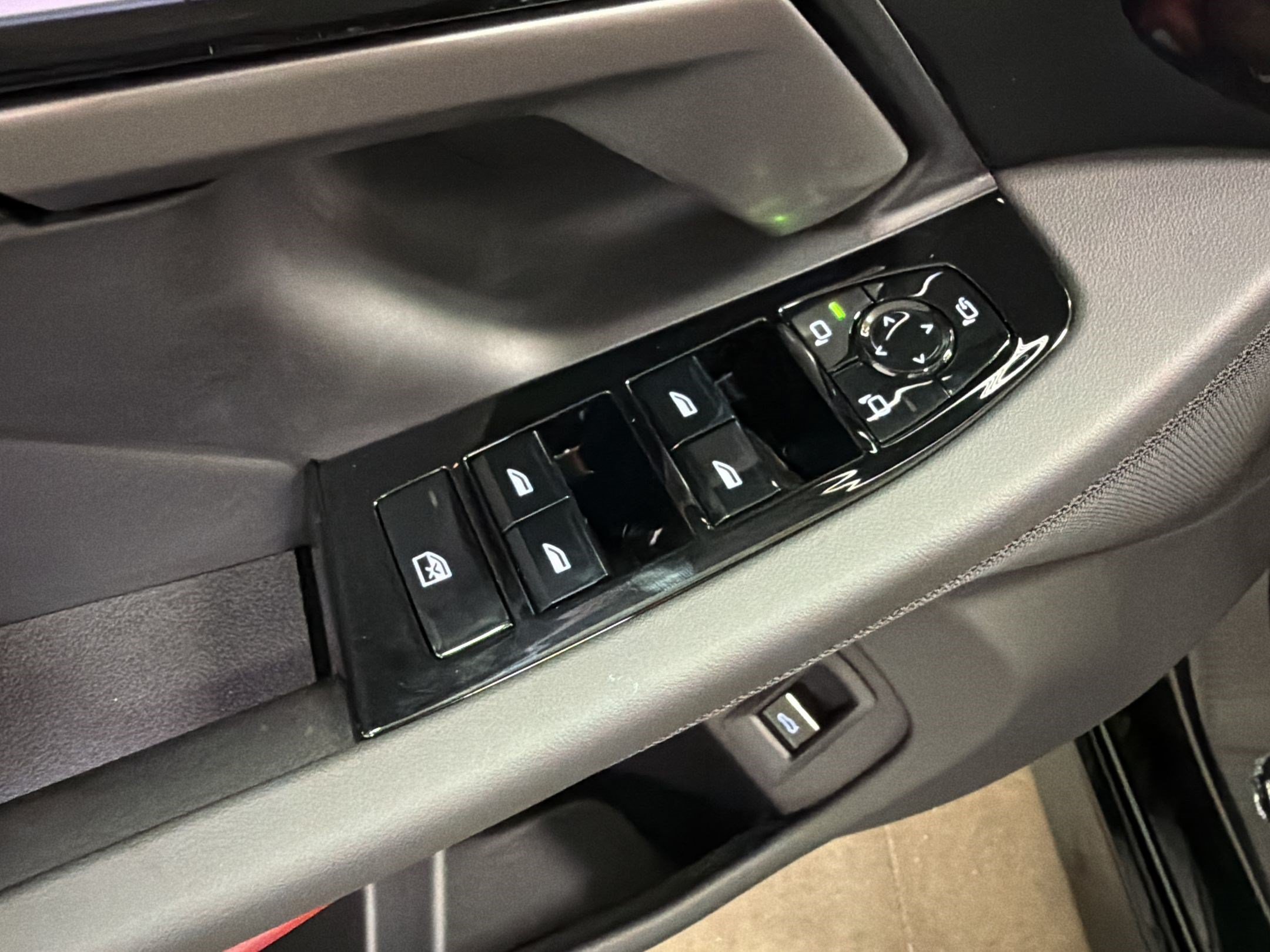 New 2027 BMW 530i w/ M Sport Package RWD image 27