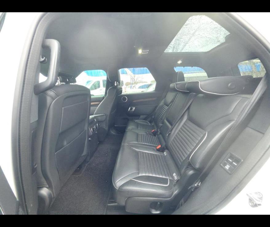 Used 2020 Land Rover Discovery HSE image 7