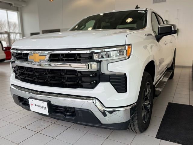 Used 2024 Chevrolet Silverado 1500 LT AWD/4WD image 27