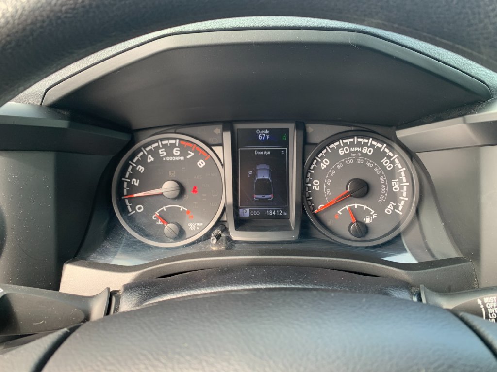 Used 2021 Toyota Tacoma SR AWD/4WD image 29