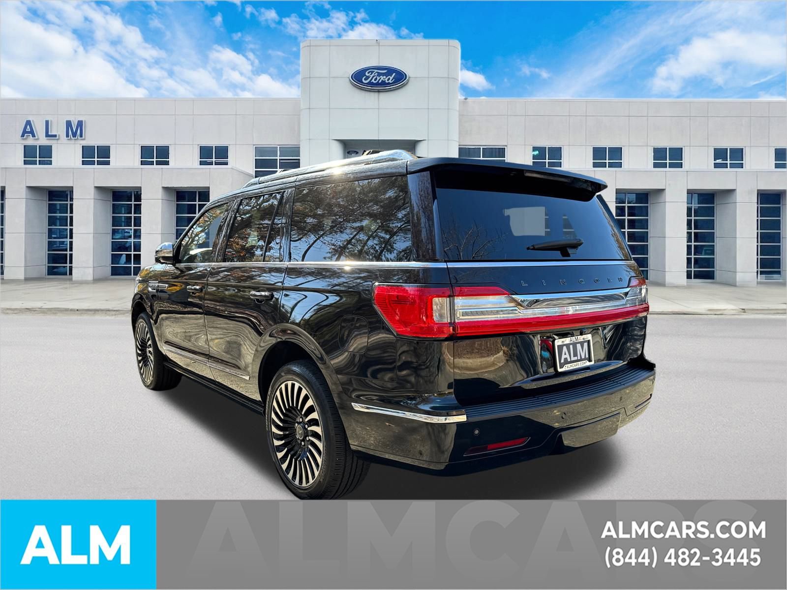 Used 2021 Lincoln Navigator Black Label w/ Cargo Convenience Package image 9