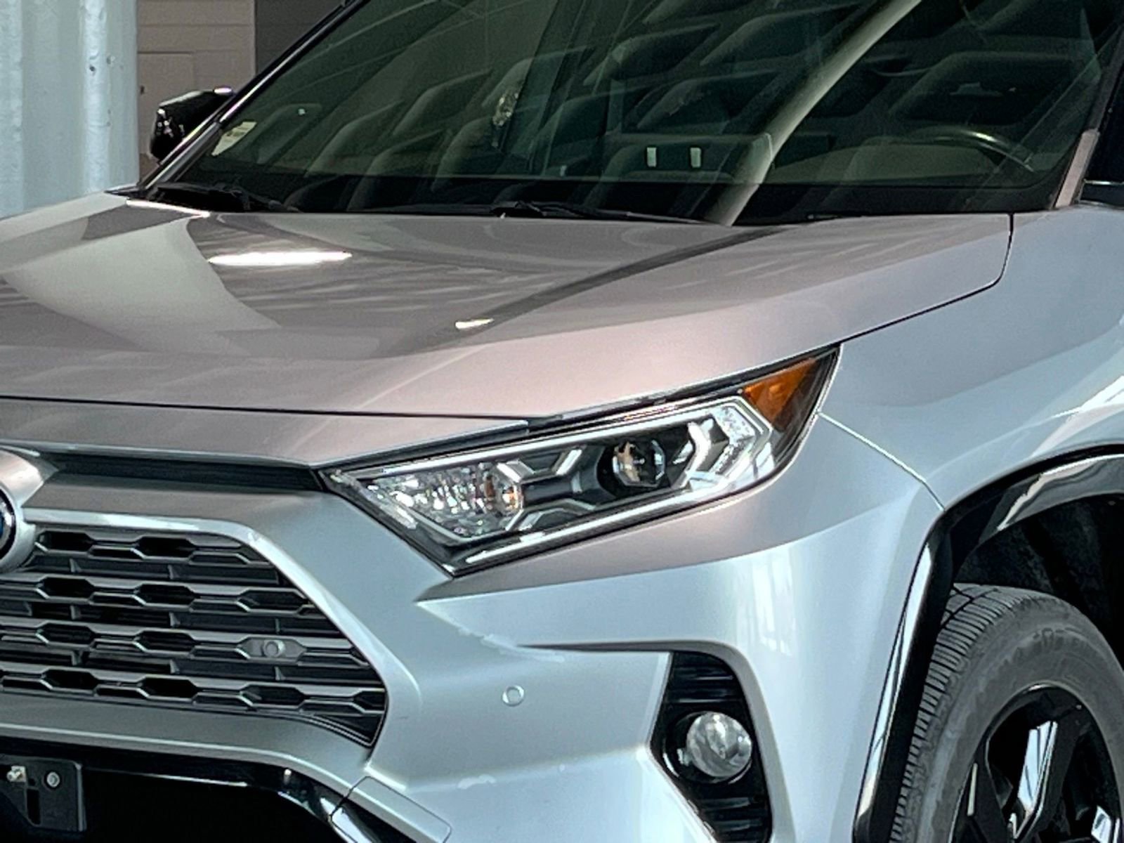 Used 2020 Toyota RAV4 XSE AWD/4WD image 5