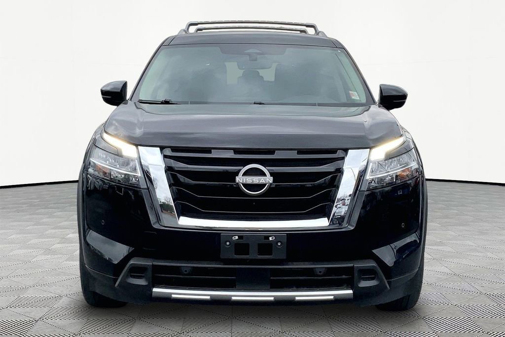 Used 2023 Nissan Pathfinder SL image 2