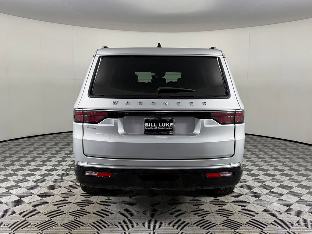 Used 2024 Jeep Wagoneer 2WD image 9