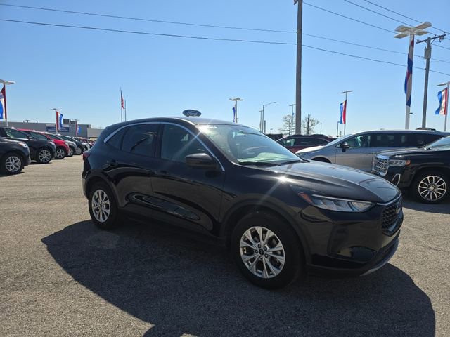 Used 2023 Ford Escape Active w/ Tech Pack #2 FWD image 3