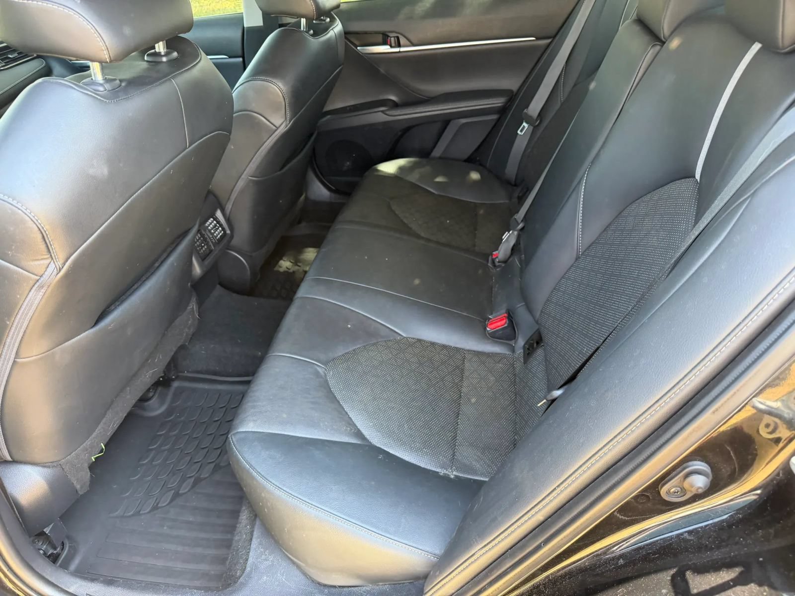Used 2023 Toyota Camry XSE FWD image 17