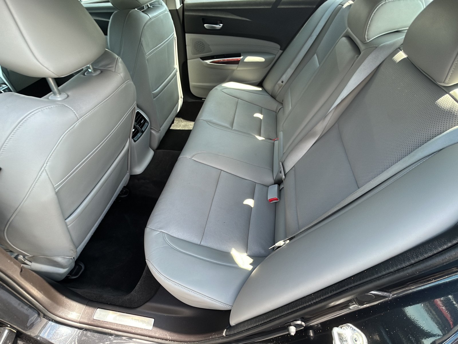 Used 2016 Acura TLX w/ Technology Package FWD image 21