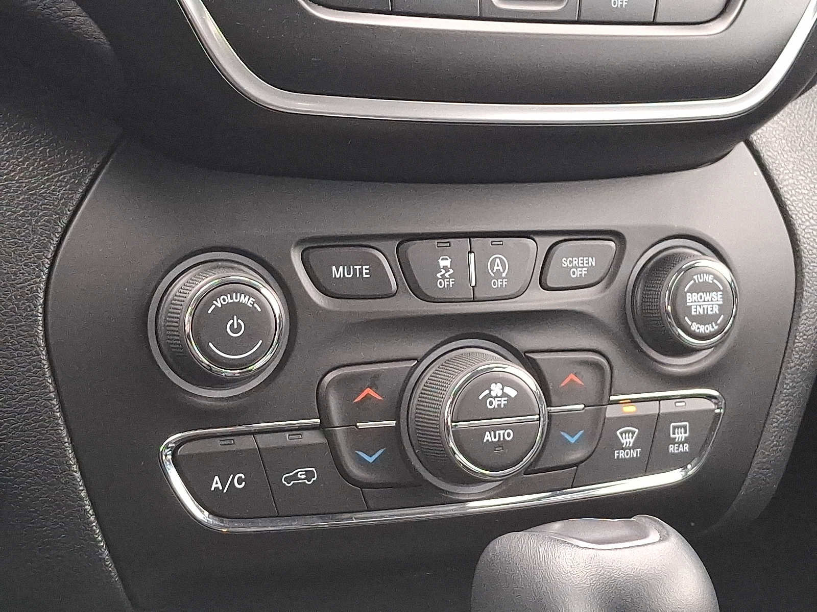 Used 2021 Jeep Cherokee Latitude Lux w/ Comfort/Convenience Group image 15