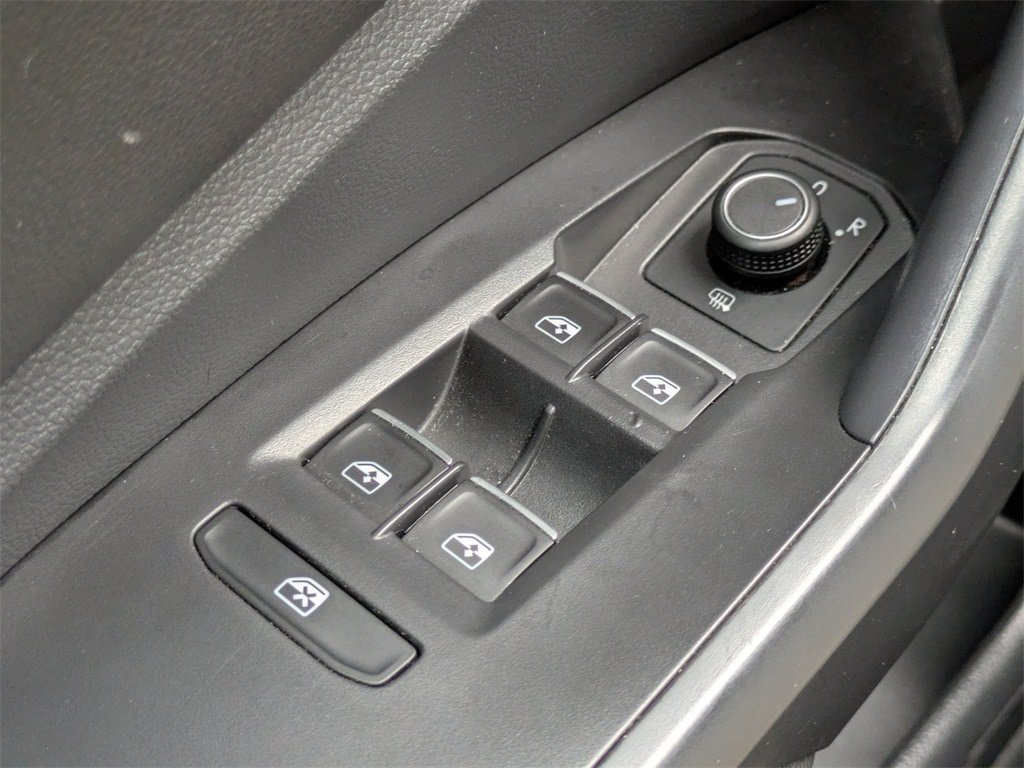 Used 2023 Volkswagen Jetta SE FWD image 24